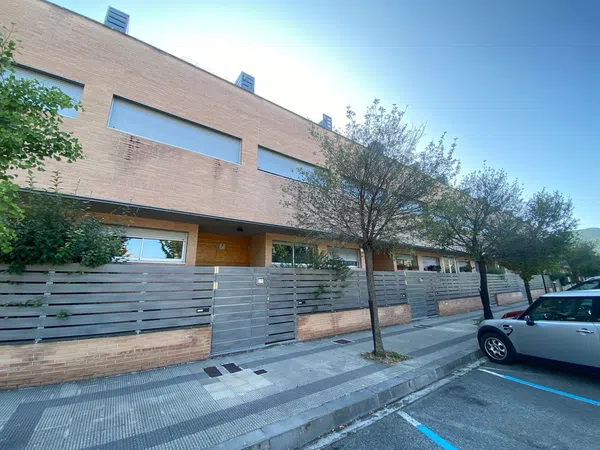 Chalet adosado en calle Juan de Tarazona, 7