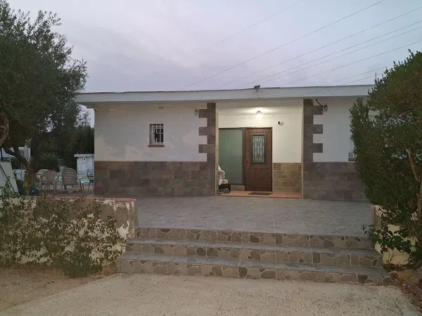 Casa o chalet independiente en Calle Pinos del Nevero 2, 1, Carretera de Sevilla a Utrera, Carretera de Sevilla a Utrera - Foto 1