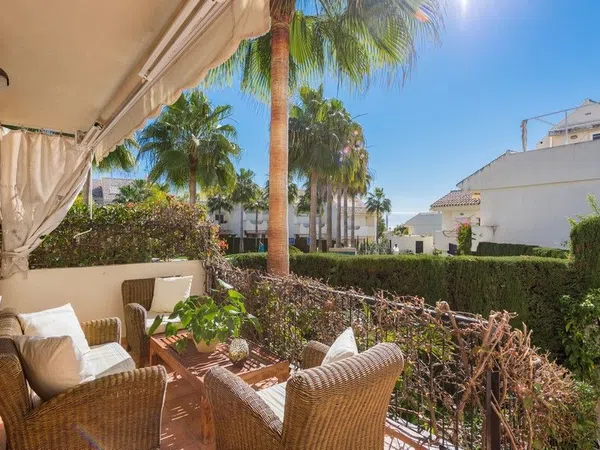 Chalet adosado en avenida Cervantes s/n sn - Foto 2