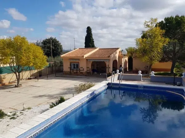 Casa o chalet independiente en Plaza Poligono N-72.R, 17, La Conarda-Montesano, La Conarda-Montesano - Foto 1