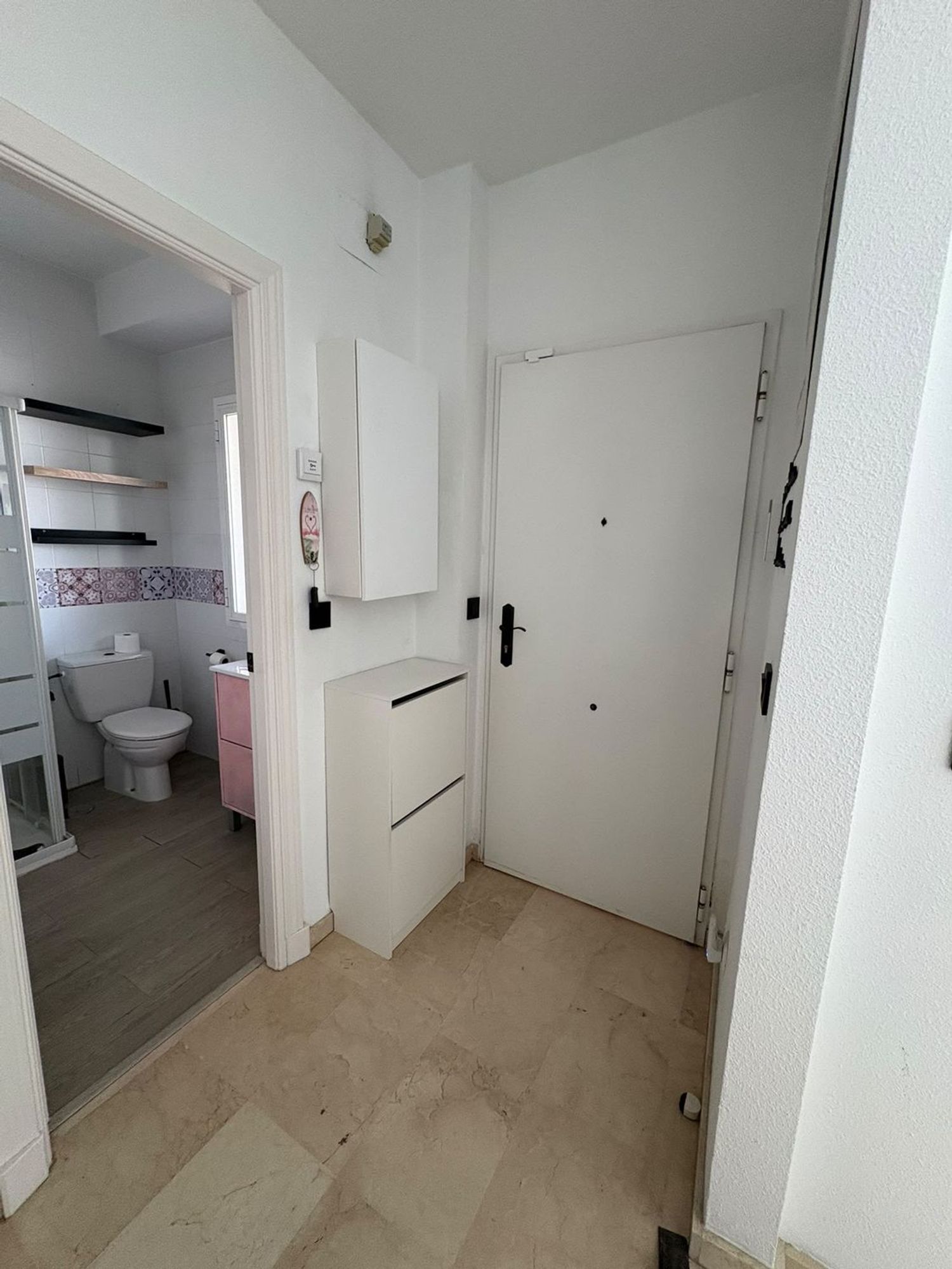 Chalet adosado en Palomares del Río - Foto 4