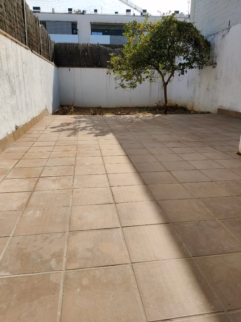 Casa adosada en  Carrer Murillo 14 - Foto 4