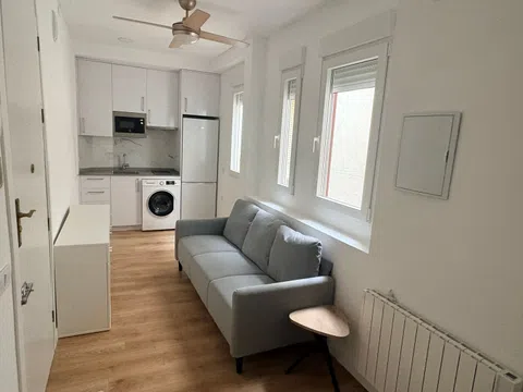 Piso en calle del General Lacy, 30