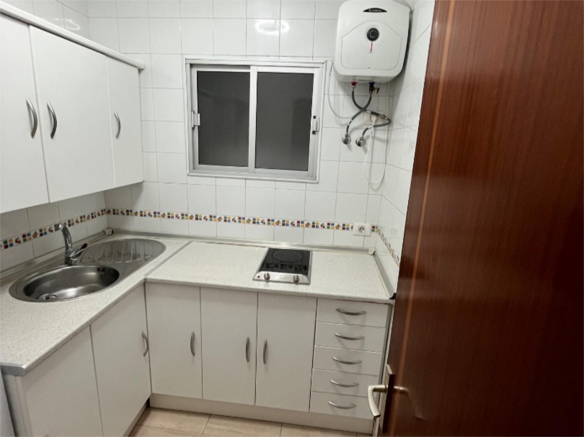 Piso en  Avenida Rafael Cabrera 8 - Foto 4