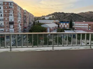 Piso en Miraflores de Los Angeles - Foto 1