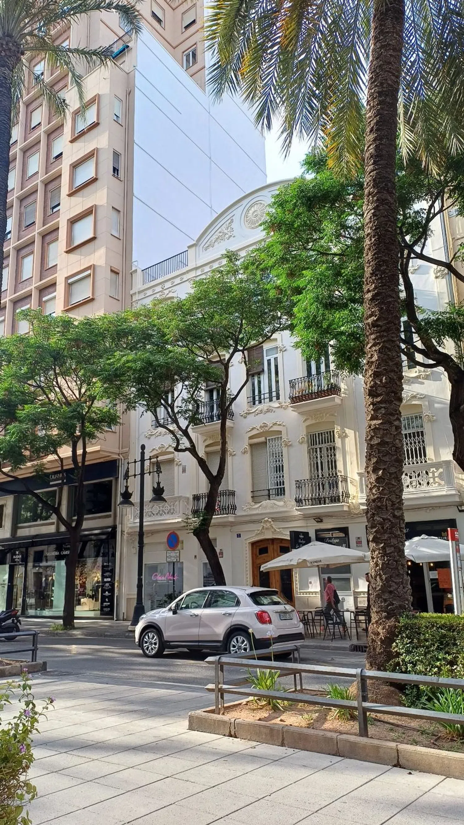 Estudio en avenida del Regne de València, 3 - Foto 1