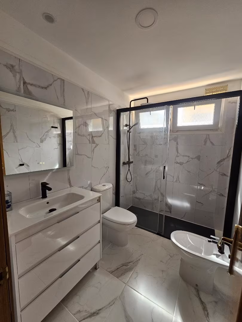 Piso en  Calle Doctor Alfonso Chiscano Díaz 8 - Foto 17