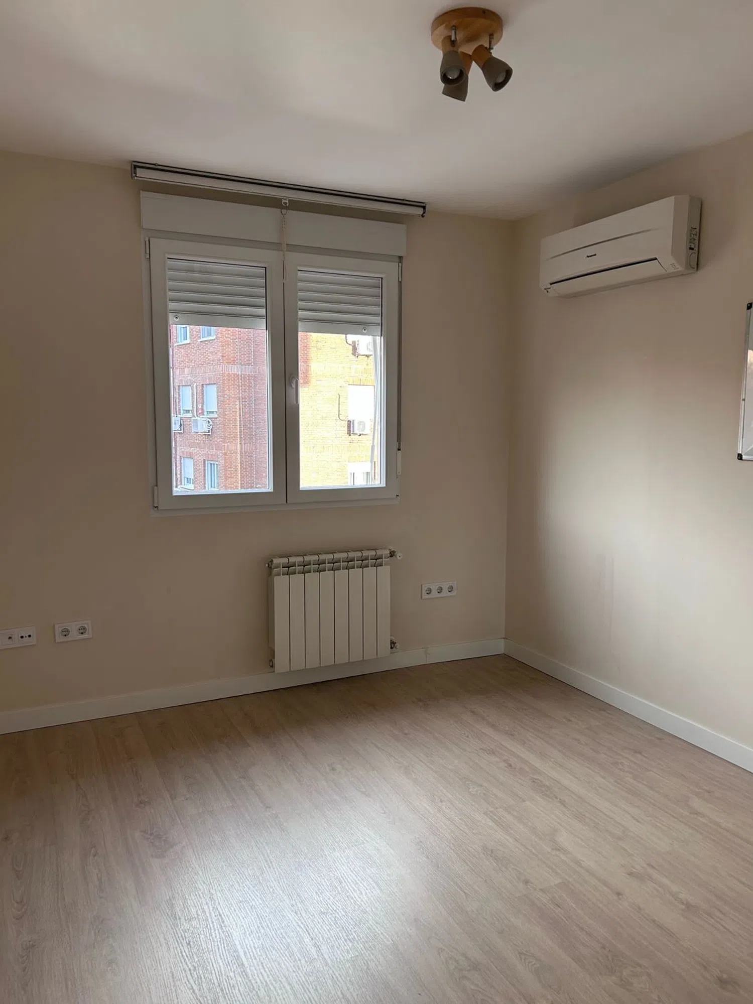 Piso en calle de la Virgen de África, 39 - Foto 4