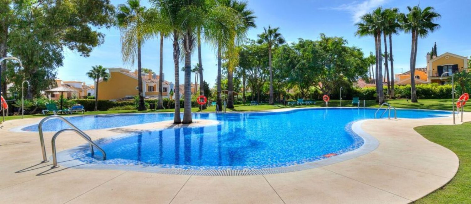 Chalet adosado en Camino Cortes s/n, Guadalmina Alta - Foto 3