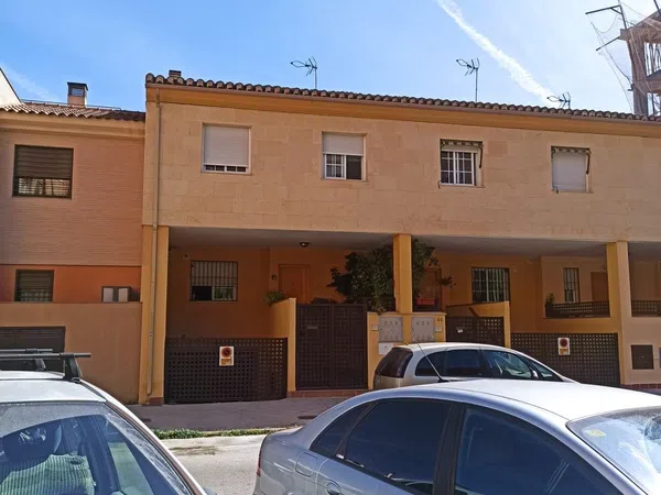 Chalet adosado en Calle Doctor Medina Olmos, 46, La Chana, La Chana - Foto 1