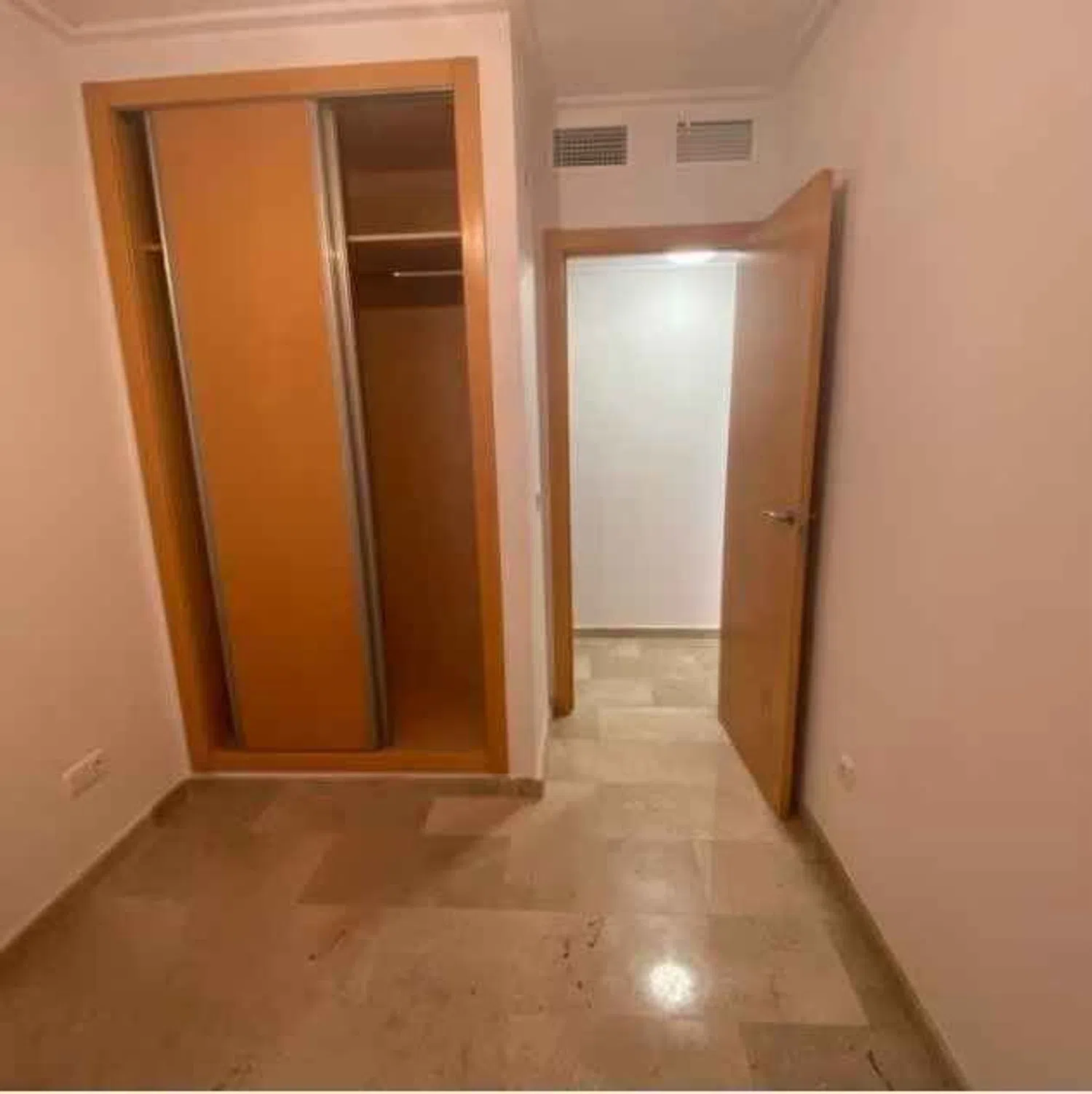 Piso en avenida Juan Carlos I, 74 - Foto 6