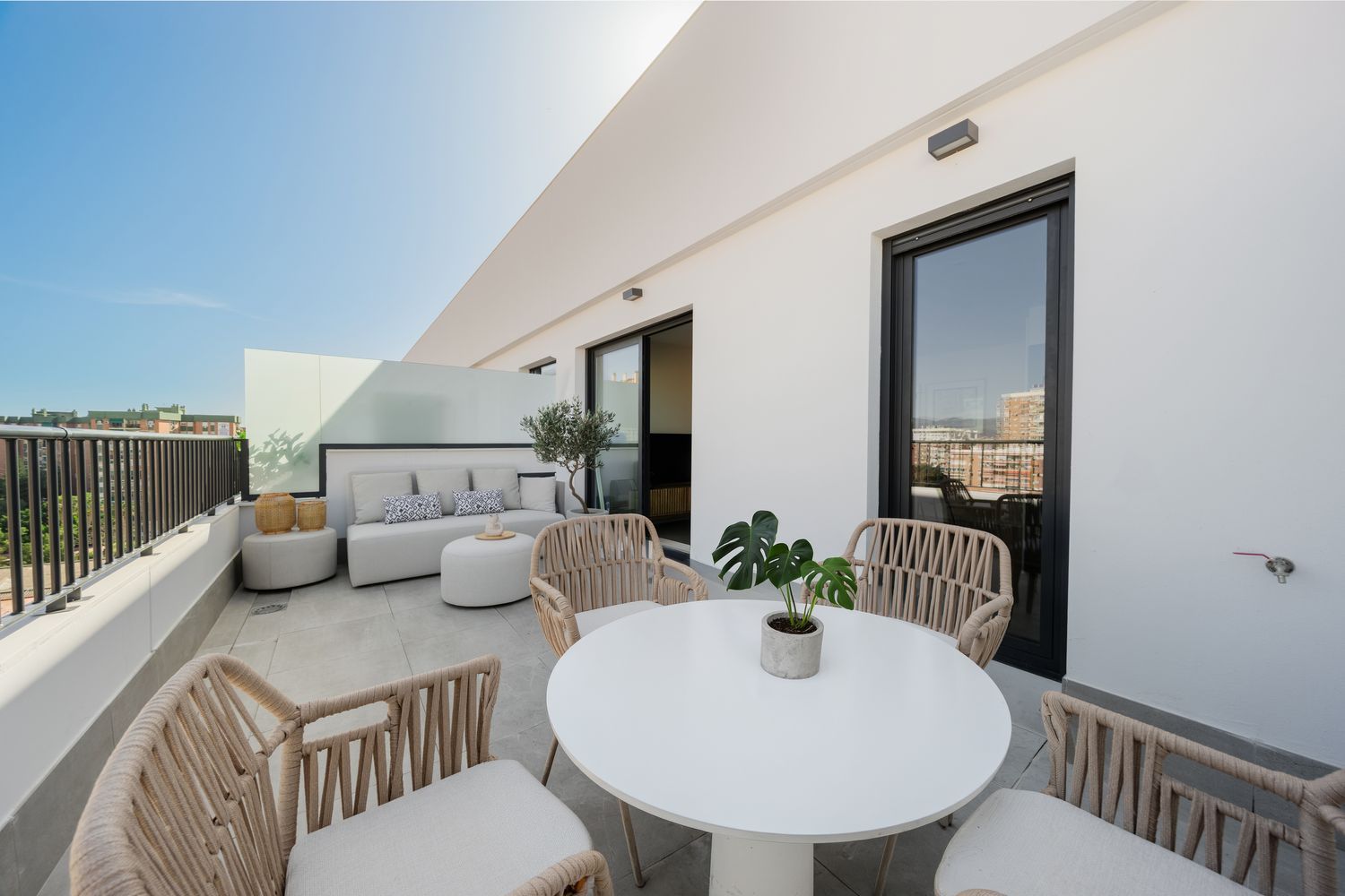 Ático en avenida de los Guindos, 20