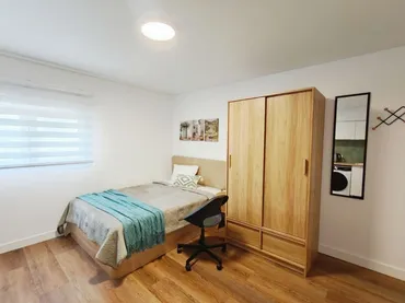 Estudio en  Carrer de la Mare de Déu dels Desemparats 43 - Foto 1