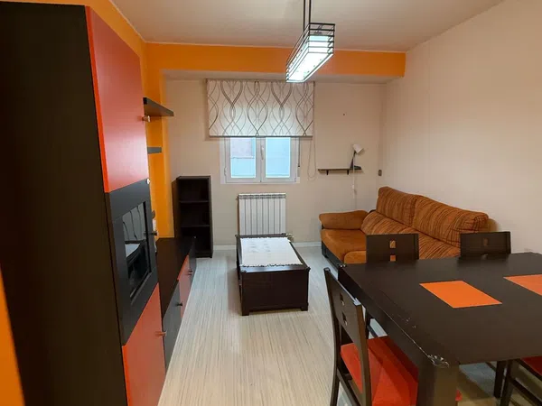 Piso en calle Venecia, 25
