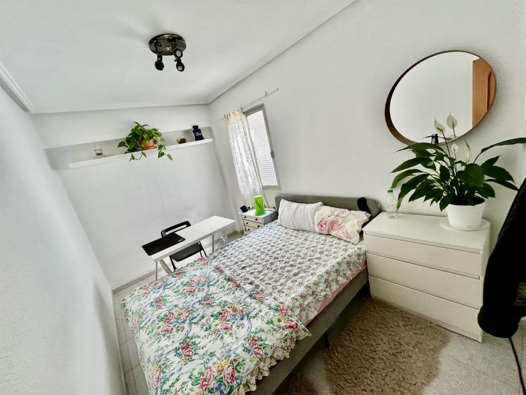 Piso en  Plaça Manuel Sanchís Guarner 13 - Foto 5