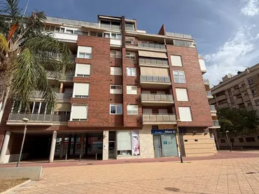 Piso en  Avenida Juan Carlos I 44 - Foto 1