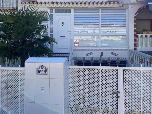 Chalet adosado en Urbanización Torrealmendros, 1, La Siesta - El Salado - Torreta - Foto 1
