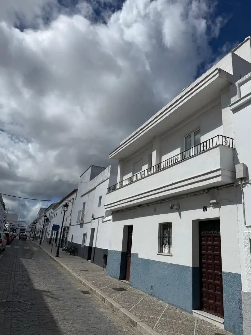 Casa adosada en  Calle Nuestra Señora de la Salud 17 - Foto 2