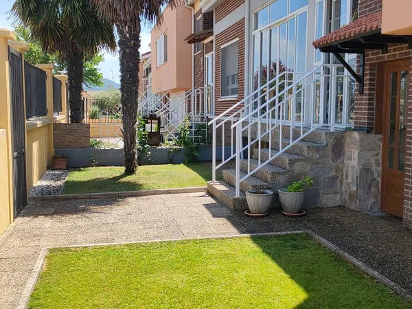 Chalet adosado en Calle c Poblado de Los Angeles, 11 mv, Bayas - Polígono, Bayas - Polígono - Foto 1