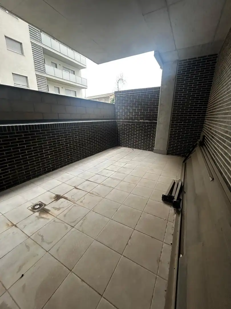 Local comercial en Cornellà de Llobregat - Foto 8