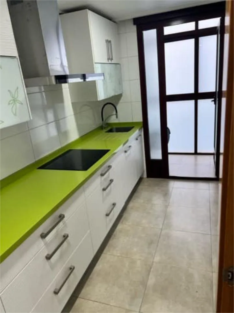 Piso en Juan Carlos I - Foto 1