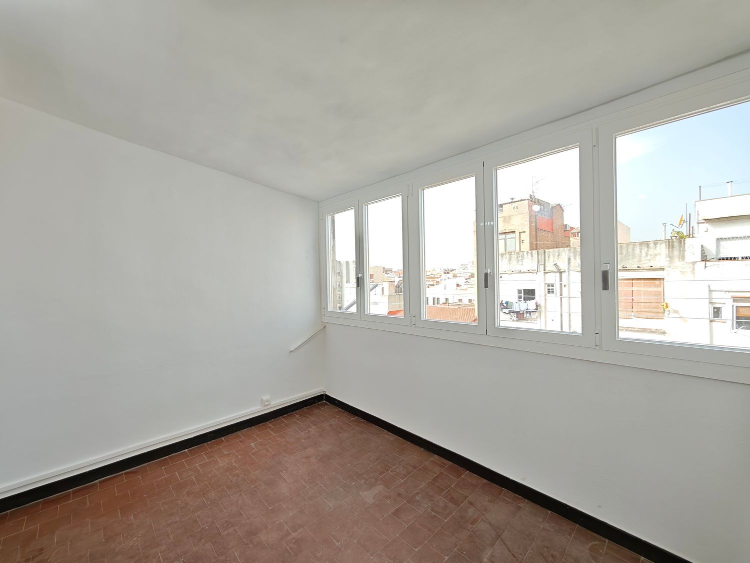 Piso en Calle de Santa Caterina, Sants - Foto 4