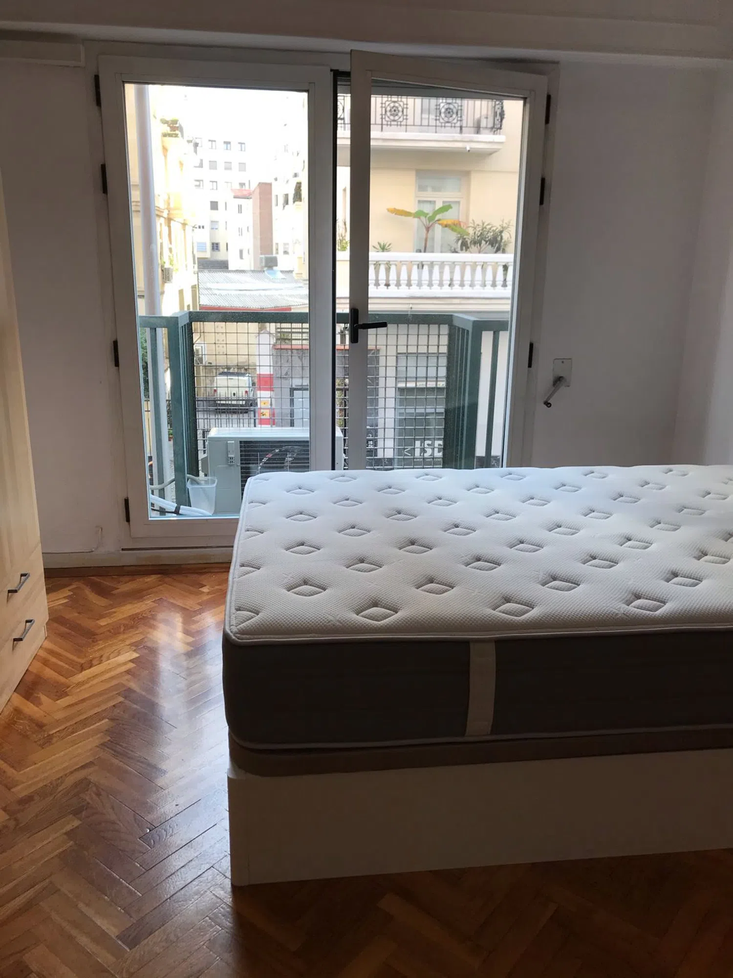 Estudio en calle de Viriato, 27 - Foto 2