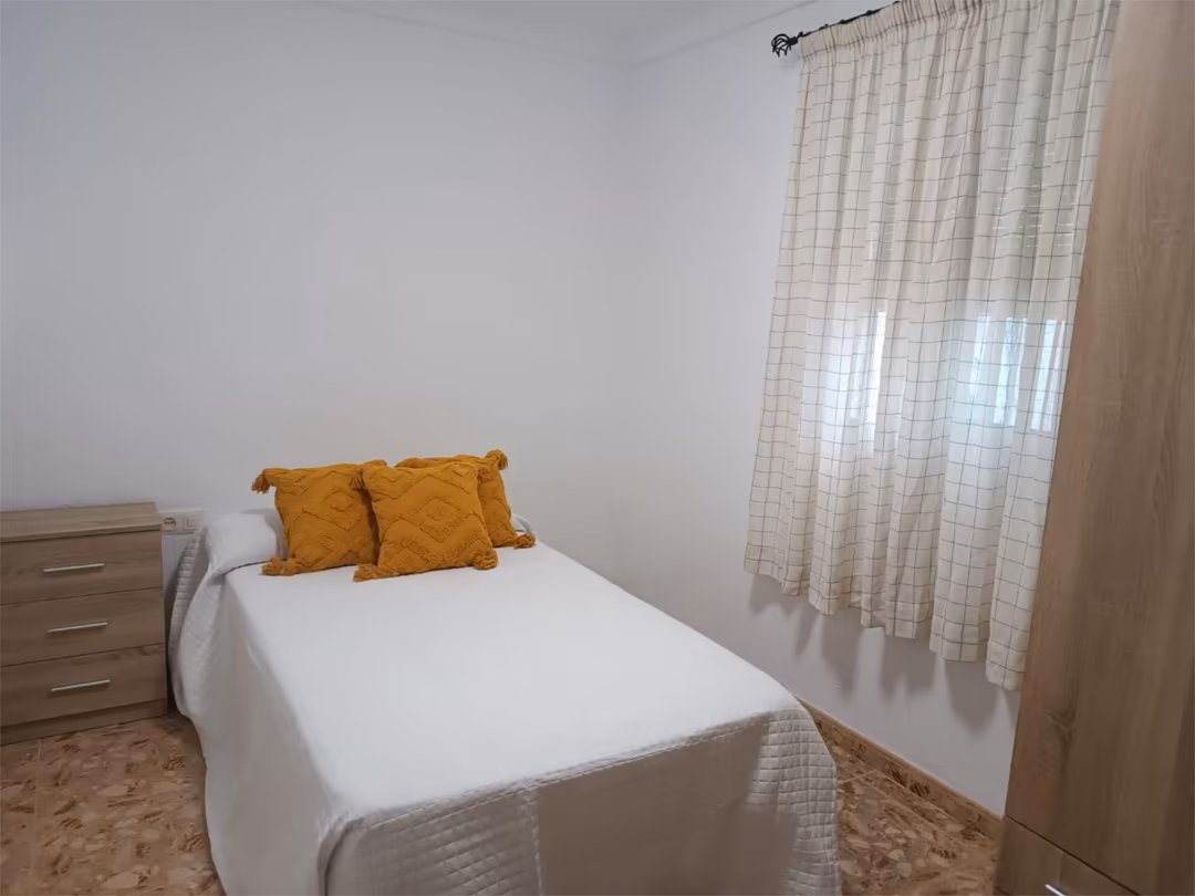 Casa adosada en  Calle General Castaños 3 - Foto 8