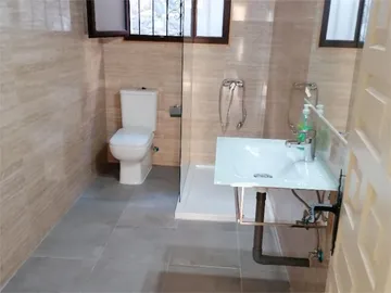 Casa adosada en  Calle Fernández Shaw 42 - Foto 2