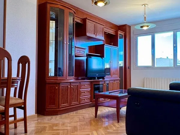 Piso en Barrio Palomeras sureste - Foto 1