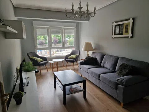 Piso en calle Virgen del Camino, 9