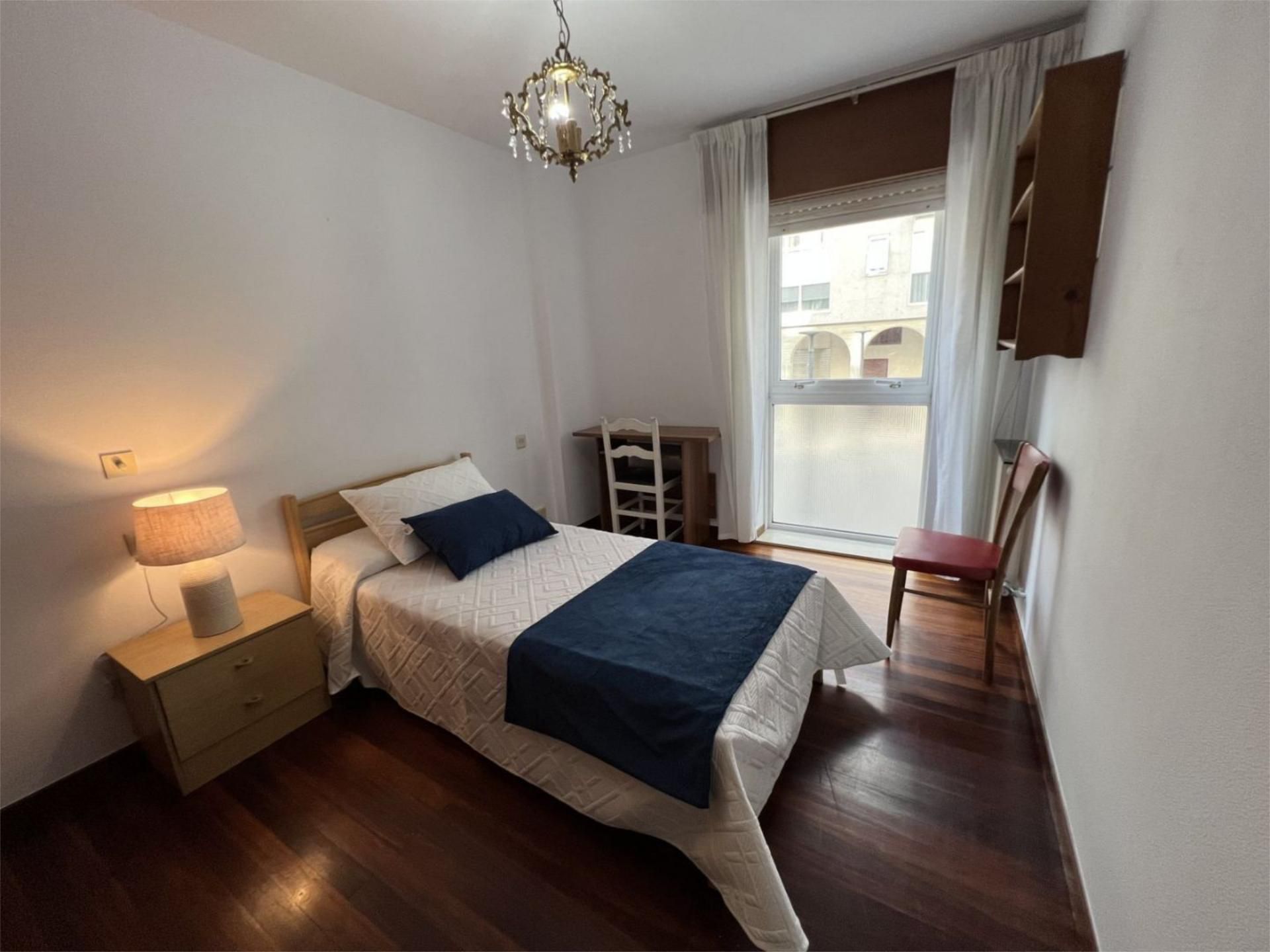 Piso en  Avenida de Rosalía de Castro 36 - Foto 4