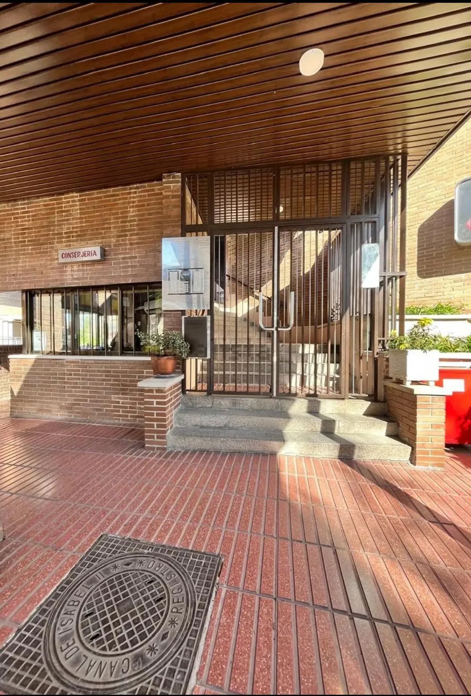 Piso en avenida de Pío Xii, 92 - Foto 1