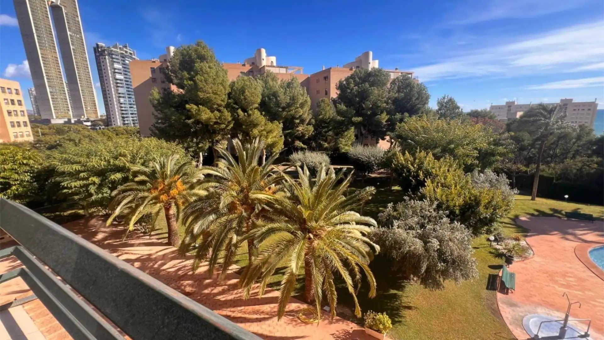 Piso en  Avinguda Marina Baixa 4 - Foto 1