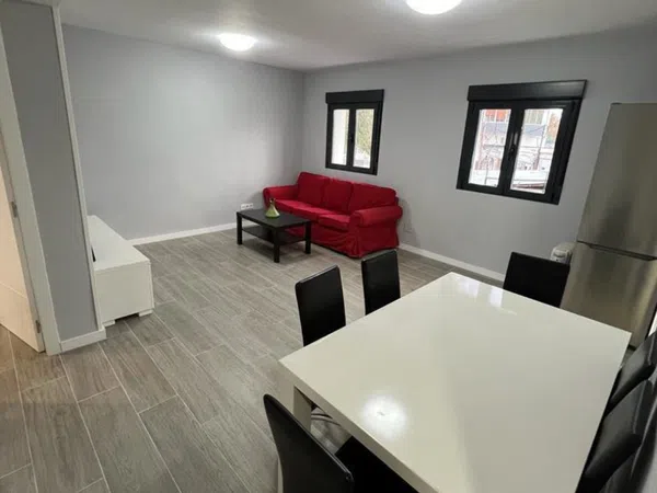 Piso en calle de Pradoluengo, 123