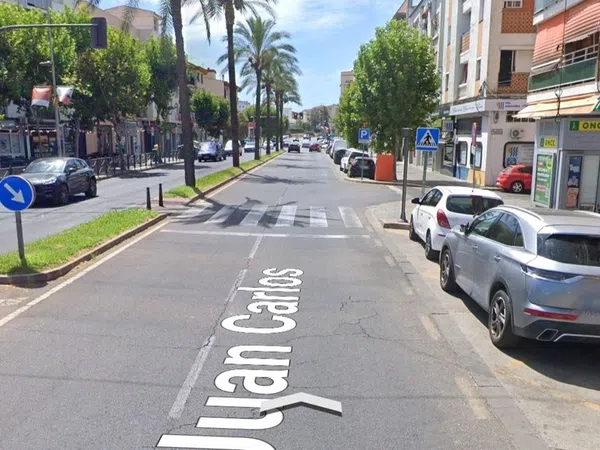 Piso en avenida de Juan Carlos I, 27 - Foto 1