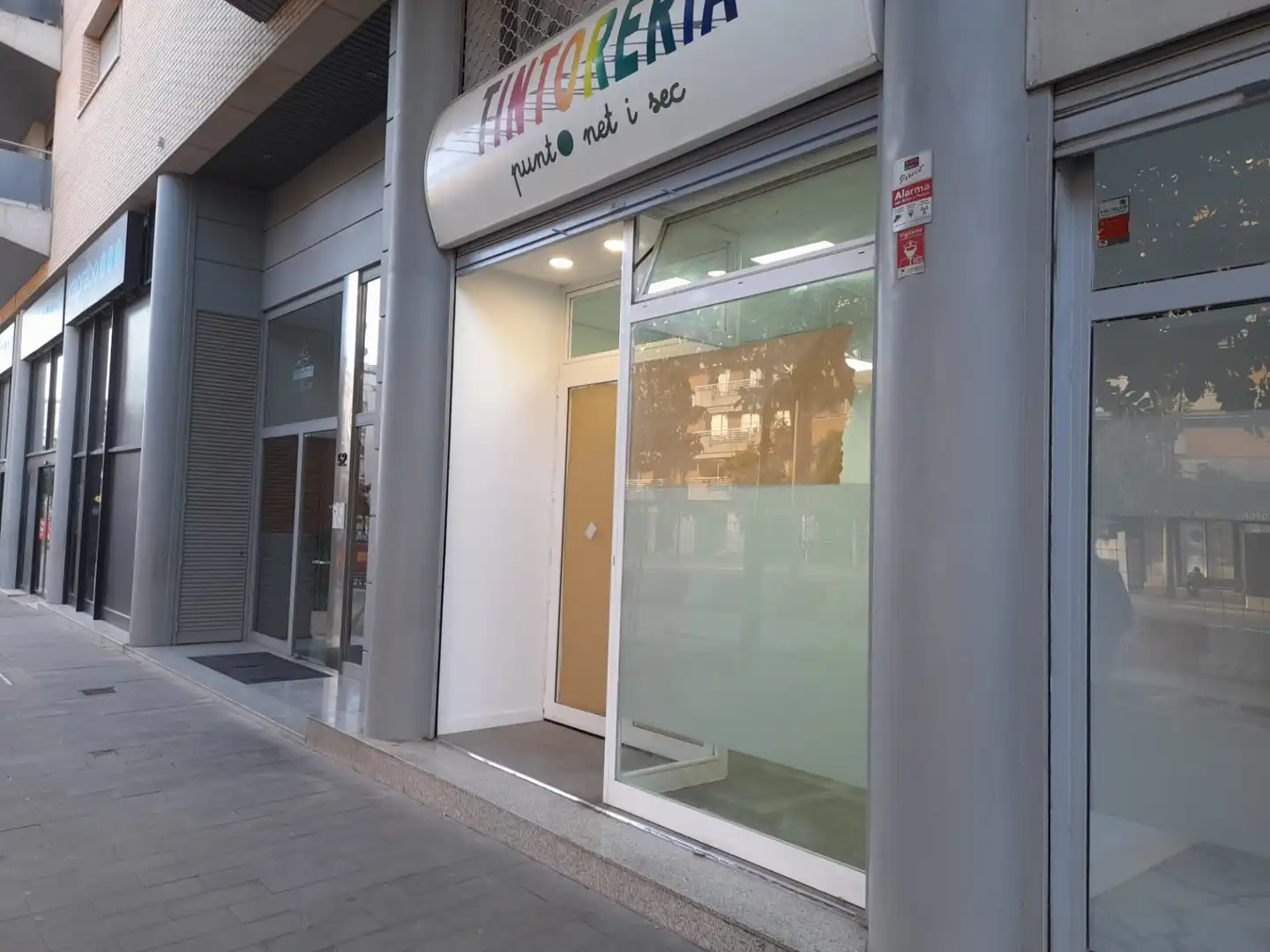 Local comercial en  CORNELLA - Foto 9