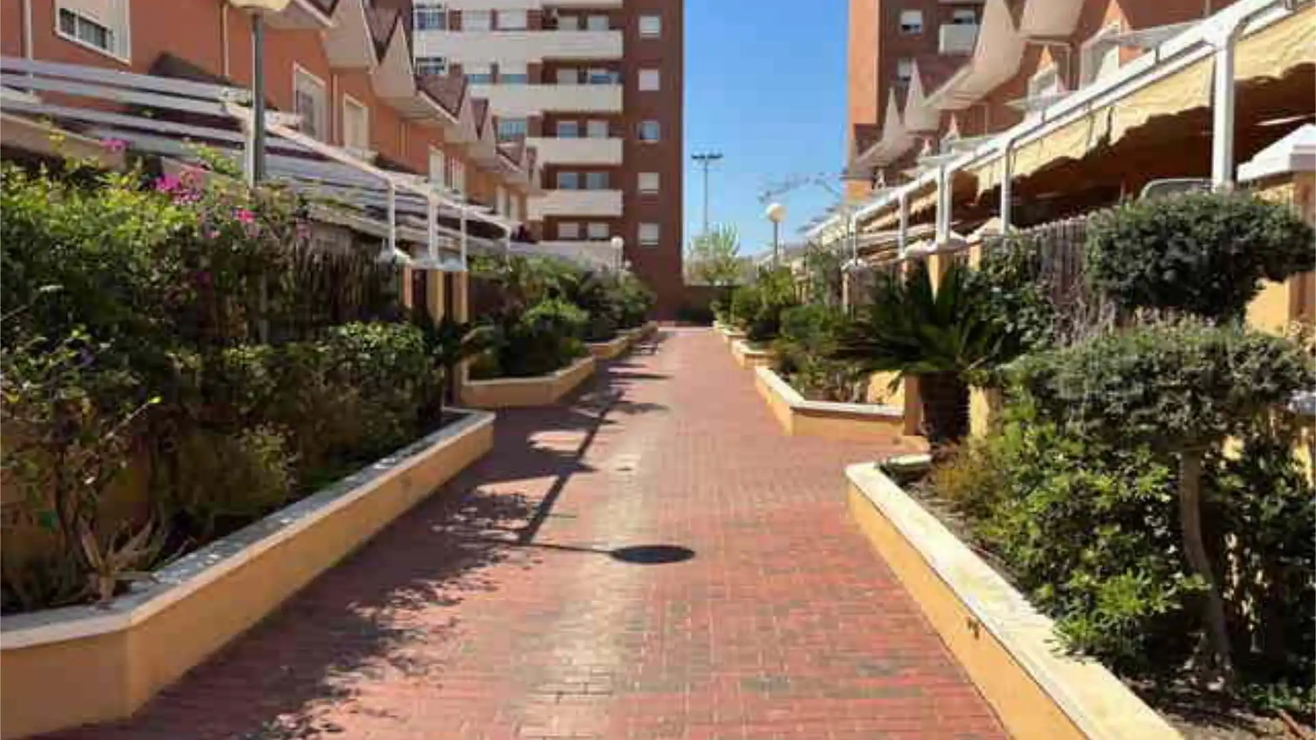 Casa adosada en Altabix - Foto 1