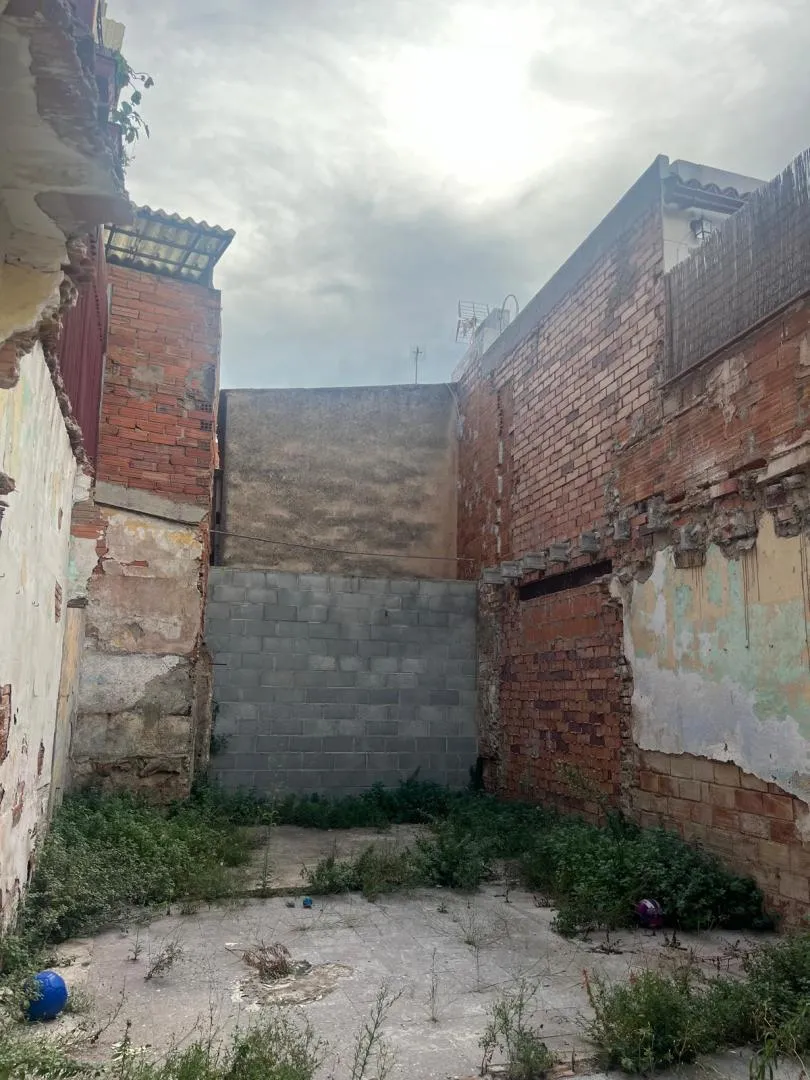 Finca rústica en  Carrer de Navata 9 - Foto 2