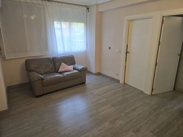 Piso en calle de Carlota O’Neill, 32