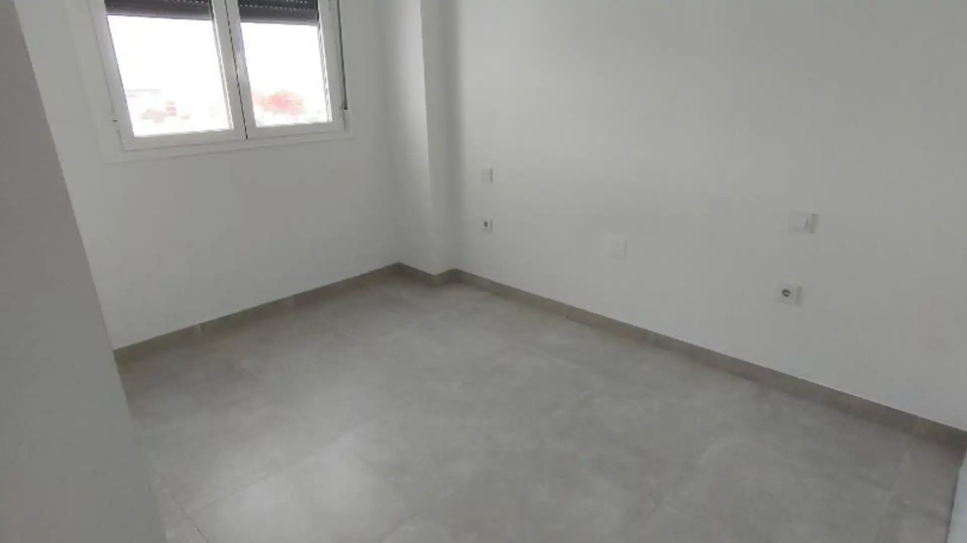 Piso en  Avenida Reina Sofía 40 - Foto 8