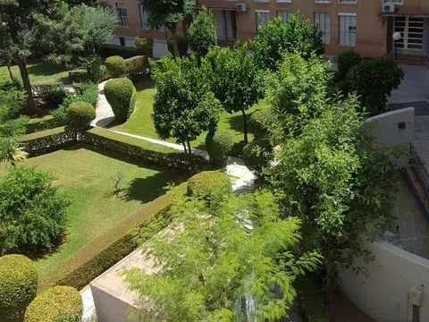 Piso en calle Parque de Grazalema, 11