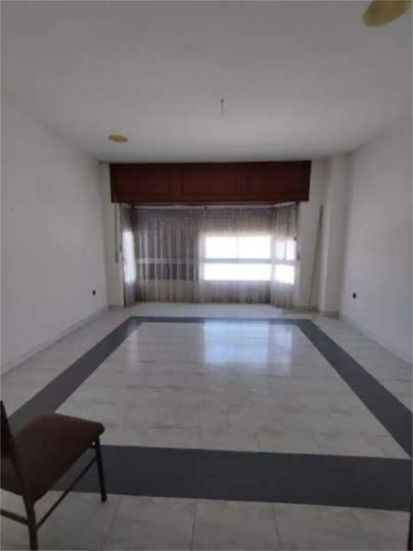 Piso en Zona ayuntamiento - Foto 3