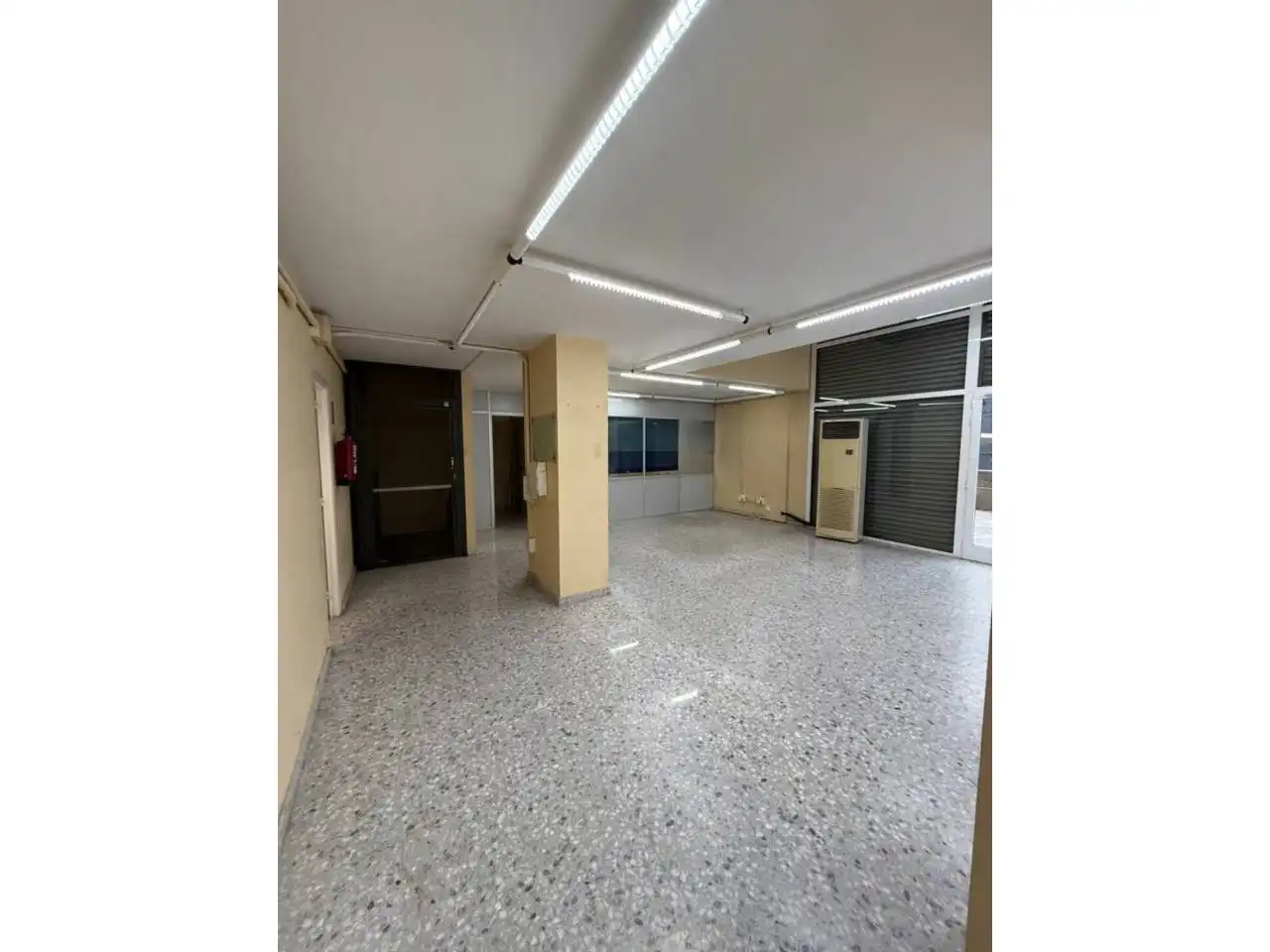 Local comercial en  Calle Dibuixant Avellaneda - Foto 3