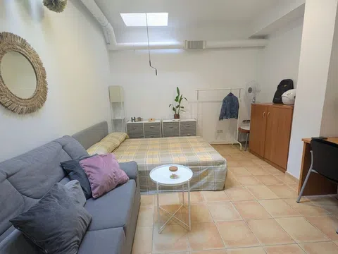 Estudio en calle de Gènova, 1