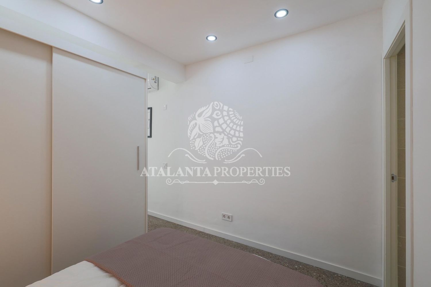 Estudio en Calle de Villar - Foto 4