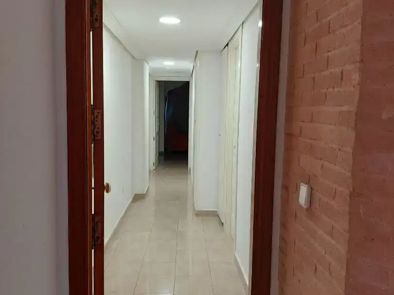 Piso en  Avenida de la Armada Española 26 - Foto 2