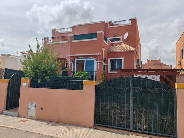 Chalet pareado en Calle Almendro, 37 - Foto 2