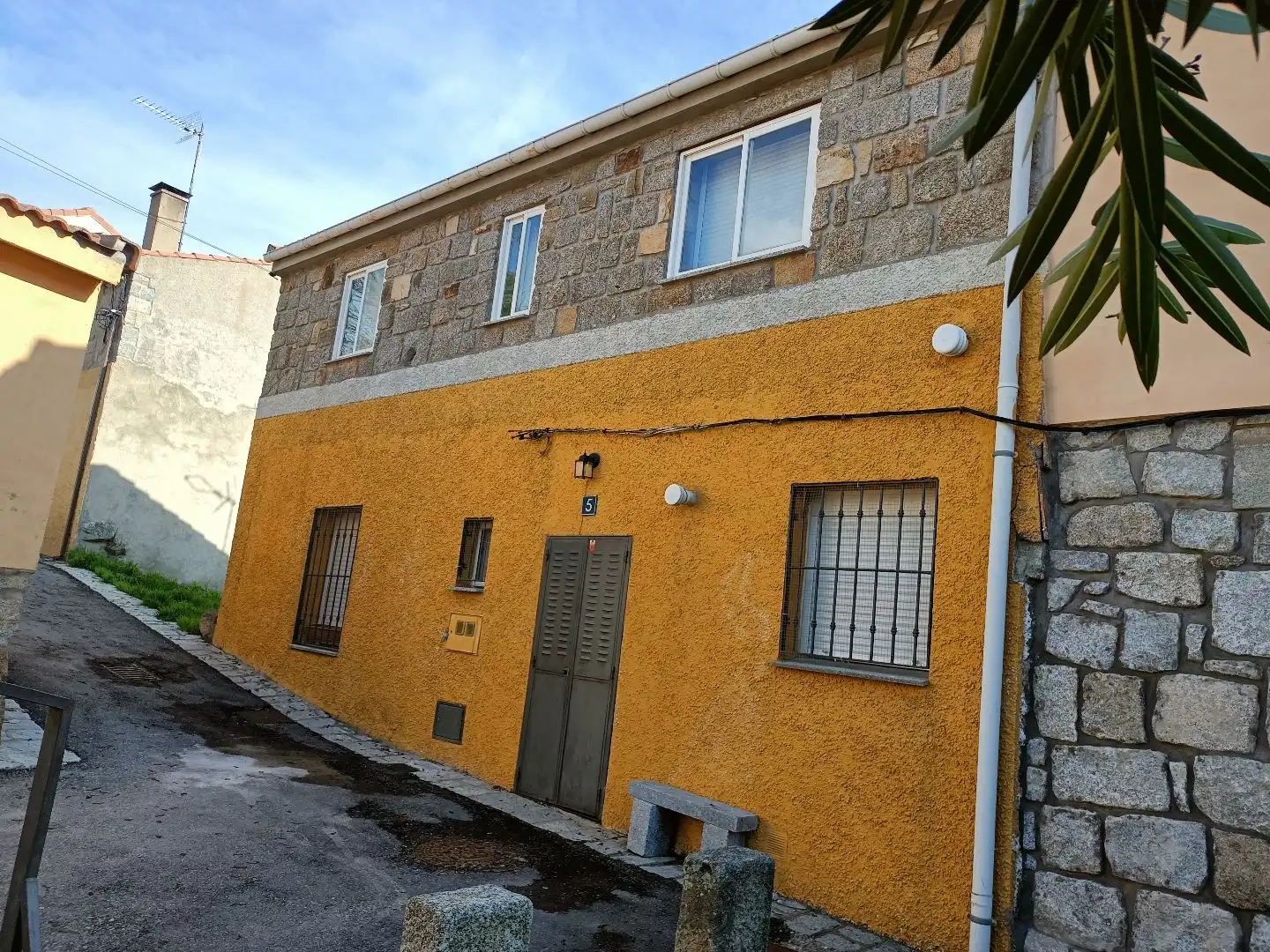 Casa adosada en  Calle Estrecha 5 - Foto 2