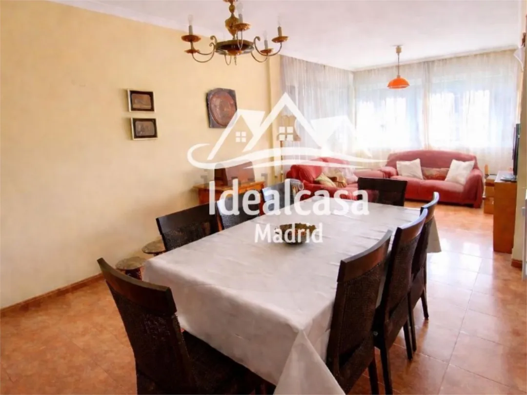 Piso en calle de Utrillas 20